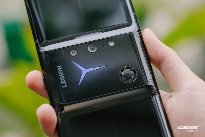 Trên tay máy chơi game Lenovo Legion Phone Duel 2 tại VN: Thiết kế độc lạ, camera selfie thò thụt, có 2 quạt tản nhiệt, 2 cổng sạc, giá chỉ từ 13.8 triệu đồng - Ảnh 10.