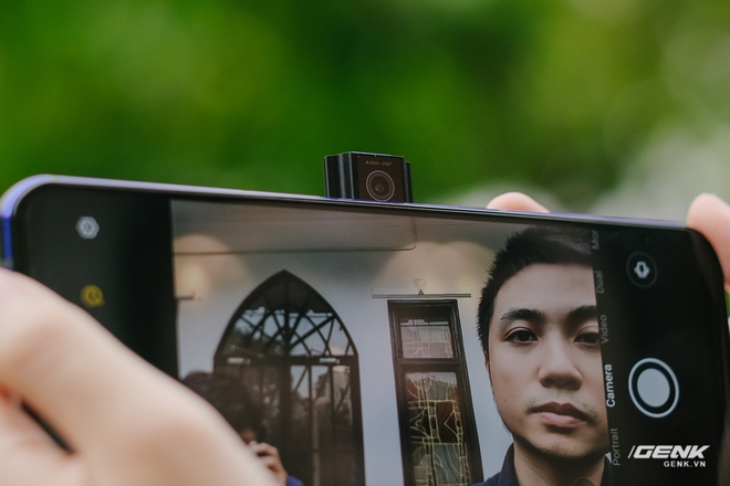 Trên tay máy chơi game Lenovo Legion Phone Duel 2 tại VN: Thiết kế độc lạ, camera selfie thò thụt, có 2 quạt tản nhiệt, 2 cổng sạc, giá chỉ từ 13.8 triệu đồng - Ảnh 14. Trên tay máy chơi game Lenovo Legion Phone Duel 2 tại VN: Thiết kế độc lạ, camera selfie thò thụt, có 2 quạt tản nhiệt, 2 cổng sạc, giá chỉ từ 13.8 triệu đồng - Ảnh 14.