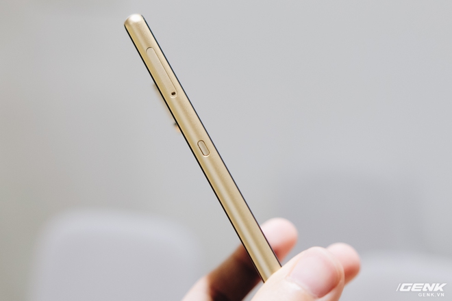 Cận cảnh Bphone B60: Smartphone bị BKAV khai tử tại Việt Nam để xuất sang châu Âu phục vụ các yếu nhân - Ảnh 8. Cận cảnh Bphone B60: Smartphone bị BKAV khai tử tại Việt Nam để xuất sang châu Âu phục vụ các yếu nhân - Ảnh 8.