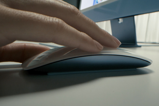 Sau hơn 5 năm, Apple vẫn không thay đổi cách sạc pin “độc đáo” của Magic Mouse - Ảnh 1. Sau hơn 5 năm, Apple vẫn không thay đổi cách sạc pin “độc đáo” của Magic Mouse - Ảnh 1.