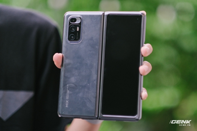 Trên tay Xiaomi Mi MIX Fold tại VN: Smartphone màn hình gập đầu tiên của Xiaomi có gì hấp dẫn? - Ảnh 3.