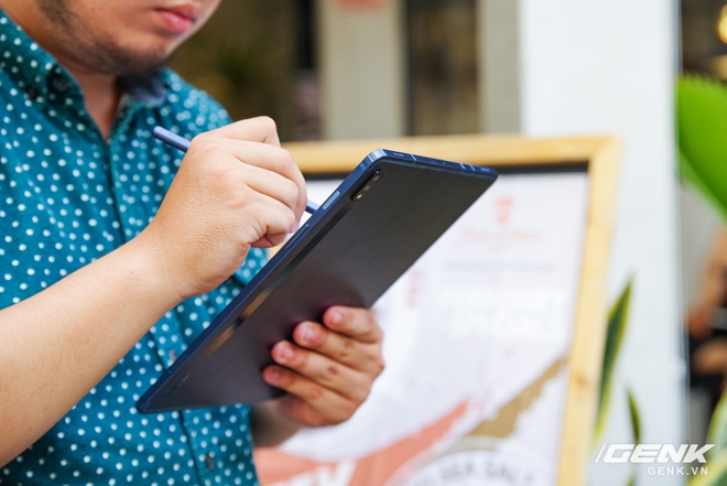 Al alcance de la mano Galaxy Tab S7 versión Navy: diseño lujoso, hermoso color, configuración terrible, precio constante - Foto 6.