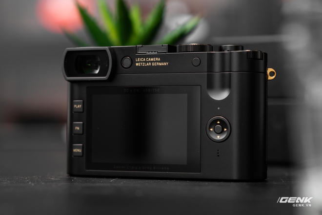 Đập hộp Leica Q2 phiên bản đặc biệt Daniel Craig x Greg Williams: Giá sương sương 183 triệu đồng, giới hạn 750 chiếc - Ảnh 11. Đập hộp Leica Q2 phiên bản đặc biệt Daniel Craig x Greg Williams: Giá sương sương 183 triệu đồng, giới hạn 750 chiếc - Ảnh 11.