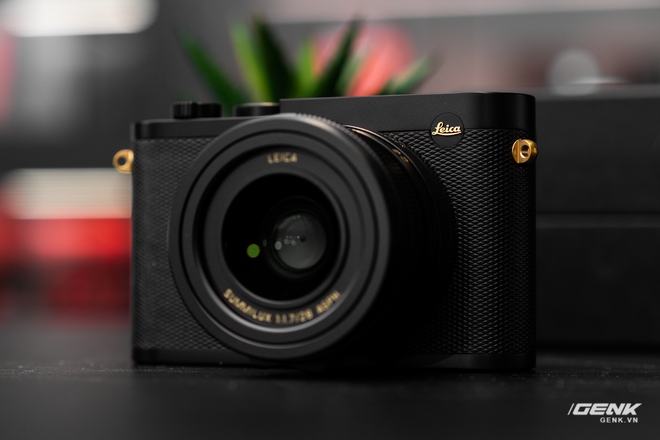 Đập hộp Leica Q2 phiên bản đặc biệt Daniel Craig x Greg Williams: Giá sương sương 183 triệu đồng, giới hạn 750 chiếc - Ảnh 6. Đập hộp Leica Q2 phiên bản đặc biệt Daniel Craig x Greg Williams: Giá sương sương 183 triệu đồng, giới hạn 750 chiếc - Ảnh 6.