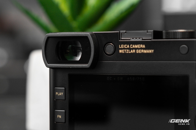 Đập hộp Leica Q2 phiên bản đặc biệt Daniel Craig x Greg Williams: Giá sương sương 183 triệu đồng, giới hạn 750 chiếc - Ảnh 12. Đập hộp Leica Q2 phiên bản đặc biệt Daniel Craig x Greg Williams: Giá sương sương 183 triệu đồng, giới hạn 750 chiếc - Ảnh 12.