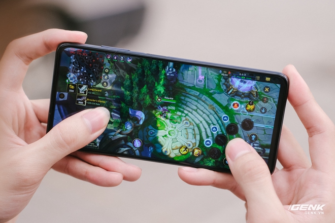 Trên tay và đánh giá nhanh POCO X3 Pro: Giá chỉ hơn 5 triệu nhưng có chip Snapdragon đầu 8, màn hình 120Hz, pin khủng 5160mAh - Ảnh 17. Trên tay và đánh giá nhanh POCO X3 Pro: Giá chỉ hơn 5 triệu nhưng có chip Snapdragon đầu 8, màn hình 120Hz, pin khủng 5160mAh - Ảnh 17.