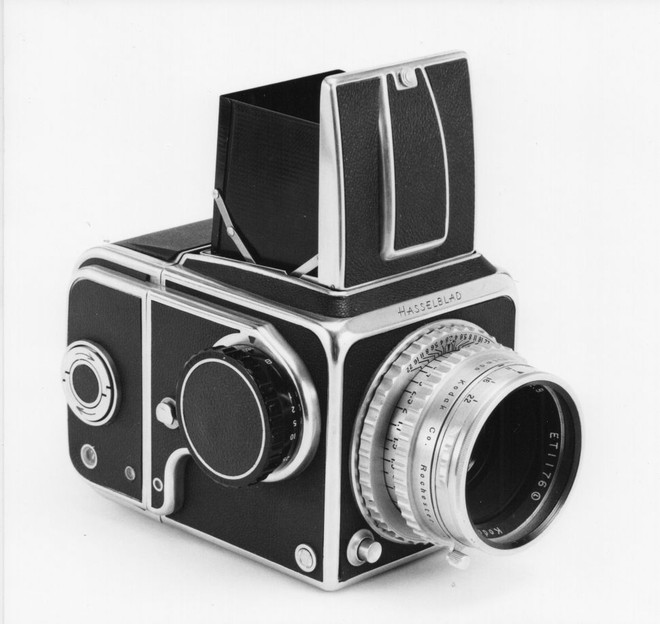 Hasselblad: Từ một cậu bé mê đắm các loài chim đến nhà chế tạo ra máy ảnh đầu tiên sử dụng trên Mặt Trăng - Ảnh 5. Hasselblad: Từ một cậu bé mê đắm các loài chim đến nhà chế tạo ra máy ảnh đầu tiên sử dụng trên Mặt Trăng - Ảnh 5.