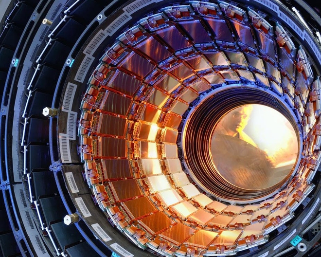 Nhà vật lý học Michio Kaku nhận định: sắp chứng minh được vật lý hiện tại có sai sót, nối liên lạc với sinh vật ngoài hành tinh là ý tưởng tồi - Ảnh 3. Nhà vật lý học Michio Kaku nhận định: sắp chứng minh được vật lý hiện tại có sai sót, nối liên lạc với sinh vật ngoài hành tinh là ý tưởng tồi - Ảnh 3.