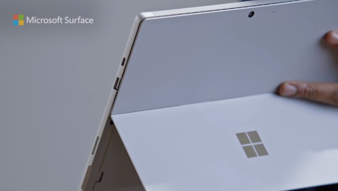 Quảng cáo Surface Pro 7 mới nhất của Microsoft tiếp tục lôi iPad Pro ra làm “trò đùa” - Ảnh 2. Quảng cáo Surface Pro 7 mới nhất của Microsoft tiếp tục lôi iPad Pro ra làm “trò đùa” - Ảnh 2.