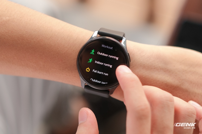 Trên tay và trải nghiệm nhanh OnePlus Watch: Thiết kế phổ thông, không dành cho người dùng nữ, có đo SpO2, pin 2 tuần, giá 4.2 triệu - Ảnh 14. Trên tay và trải nghiệm nhanh OnePlus Watch: Thiết kế phổ thông, không dành cho người dùng nữ, có đo SpO2, pin 2 tuần, giá 4.2 triệu - Ảnh 14.