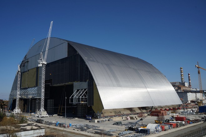 35 năm sau thảm họa, phản ứng hạt nhân âm ỉ trở lại ở lò phản ứng Chernobyl: Giống như than hồng trong lò nướng thịt - Ảnh 2. 35 năm sau thảm họa, phản ứng hạt nhân âm ỉ trở lại ở lò phản ứng Chernobyl: Giống như than hồng trong lò nướng thịt - Ảnh 2.