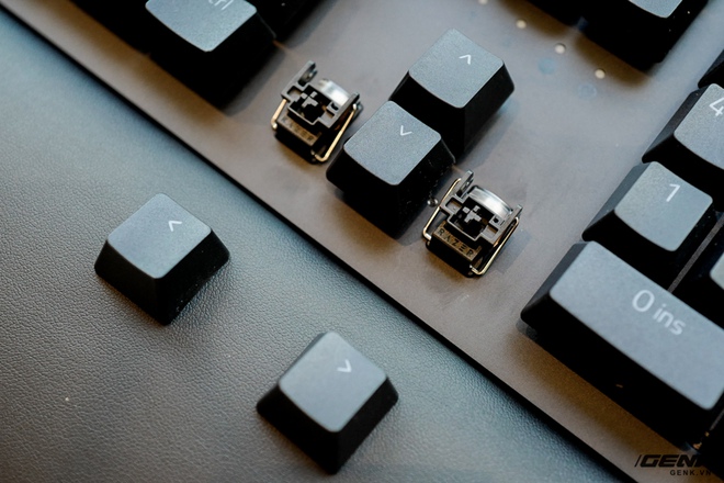 Mở hộp bàn phím cơ Razer Huntsman V2 Analog: Switch quang học, vòng chỉnh âm lượng, đệm tay cũng có cả đèn RGB - Ảnh 11. Mở hộp bàn phím cơ Razer Huntsman V2 Analog: Switch quang học, vòng chỉnh âm lượng, đệm tay cũng có cả đèn RGB - Ảnh 11.