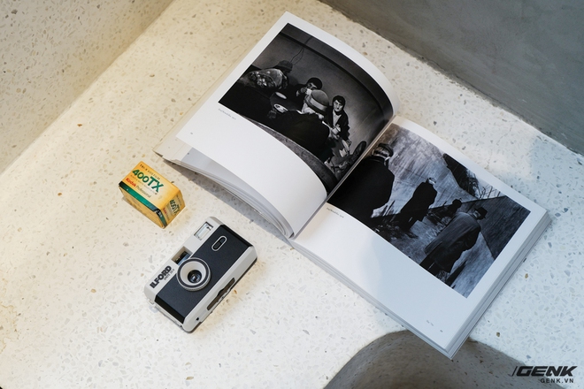 Trải nghiệm nhanh máy ảnh nhựa ILFORD Sprite 35-II: Tìm về thú chơi phim lomo với 990.000 đồng - Ảnh 9. Trải nghiệm nhanh máy ảnh nhựa ILFORD Sprite 35-II: Tìm về thú chơi phim lomo với 990.000 đồng - Ảnh 9.