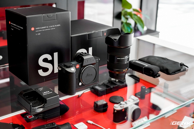 Đập hộp Leica SL2-S Kit: Cảm biến Full-frame 24.6MP, quay phim 4K 10-bit, giá tiết kiệm được 27 triệu so với mua rời - Ảnh 2.