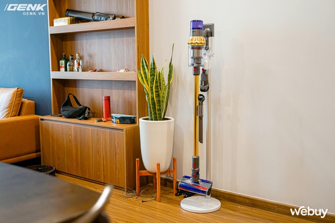 Trải nghiệm máy hút bụi Dyson giá 21 triệu: Nhiều phụ kiện, lắp ghép như LEGO, hút khỏe, chỉ hợp với nhà sang chảnh - Ảnh 3. Trải nghiệm máy hút bụi Dyson giá 21 triệu: Nhiều phụ kiện, lắp ghép như LEGO, hút khỏe, chỉ hợp với nhà sang chảnh - Ảnh 3.