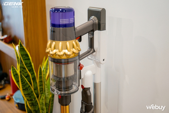 Trải nghiệm máy hút bụi Dyson giá 21 triệu: Nhiều phụ kiện, lắp ghép như LEGO, hút khỏe, chỉ hợp với nhà sang chảnh - Ảnh 4. Trải nghiệm máy hút bụi Dyson giá 21 triệu: Nhiều phụ kiện, lắp ghép như LEGO, hút khỏe, chỉ hợp với nhà sang chảnh - Ảnh 4.