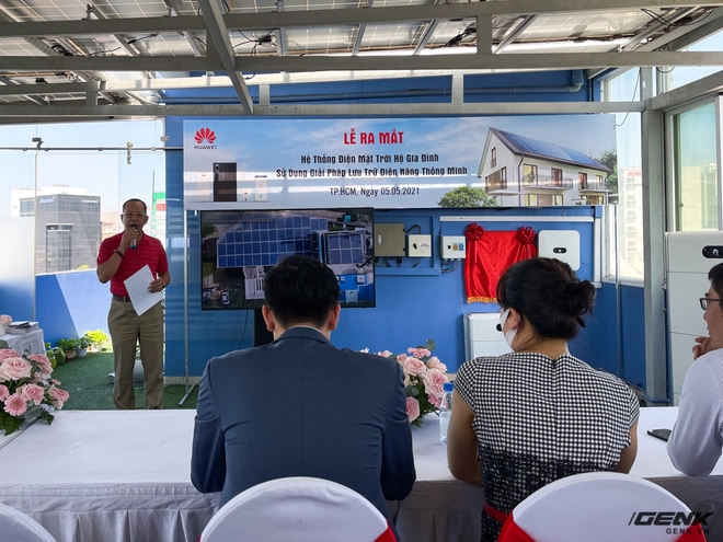 Huawei giới thiệu Huawei FusionSolar tại Việt Nam: Trọn bộ giải pháp lưu trữ điện Mặt Trời dành cho hộ gia đình, hướng đến một môi trường giảm 25% khí thải nhà kính trong tương lai - Ảnh 1.