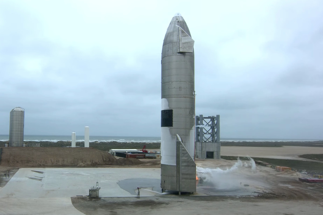 SpaceX lần đầu tiên hạ cánh thành công tên lửa Starship kích thước khổng lồ - Ảnh 1.