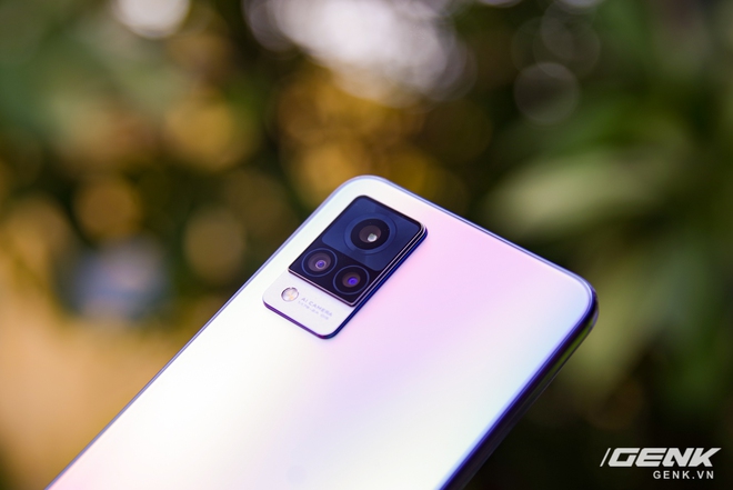 Trên tay Vivo V21 5G: thiết kế mỏng nhẹ đẹp mắt, đặc biệt có Camera selfie 44MP chống rung OIS - Ảnh 11.
