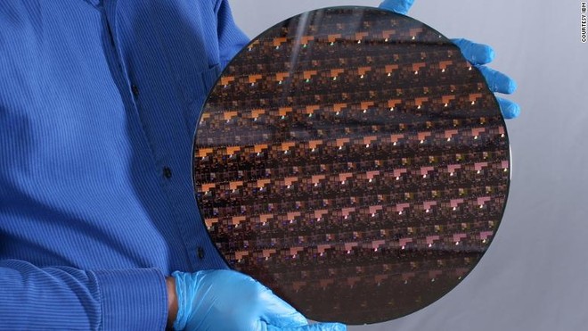 IBM ra mắt chip xử lý 2nm nhỏ nhất và mạnh nhất thế giới - Ảnh 2.