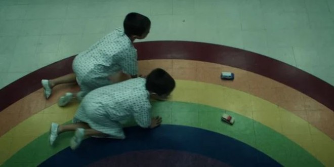 Soi teaser mới nhất của Stranger Things: Phản diện mùa 1 trở lại, Eleven sắp được đoàn tụ với những “anh chị em” bị thí nghiệm của mình? - Ảnh 5. Soi teaser mới nhất của Stranger Things: Phản diện mùa 1 trở lại, Eleven sắp được đoàn tụ với những “anh chị em” bị thí nghiệm của mình? - Ảnh 5.