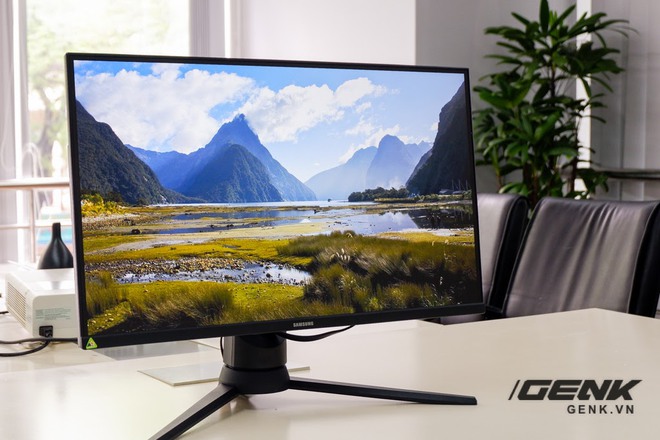Ảnh thực tế Odyssey G3: Màn hình gaming giá mềm cho game thủ, trang bị từ AMD FreeSync Premium, tần số quét 144Hz, độ phản hồi chỉ 1ms - Ảnh 1. Ảnh thực tế Odyssey G3: Màn hình gaming giá mềm cho game thủ, trang bị từ AMD FreeSync Premium, tần số quét 144Hz, độ phản hồi chỉ 1ms - Ảnh 1.