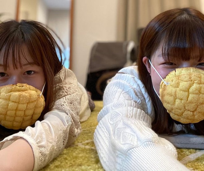 Người Nhật lại có thêm một sáng chế thú vị: Khẩu trang làm từ những chiếc bánh mì dưa gang - Ảnh 5.
