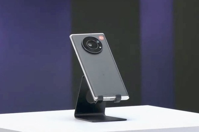 Leica ra mắt smartphone đầu tiên, giá 1700 USD - Ảnh 2.