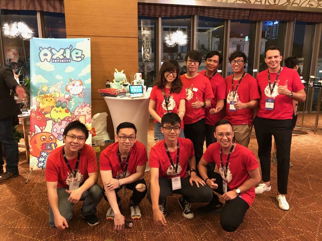 Đói nghèo vì COVID-19, dân Philippines đổ xô chơi một tựa game Việt để kiếm tiền điện tử: Cày để có cơm ăn, không phải cho vui - Ảnh 1. Đói nghèo vì COVID-19, dân Philippines đổ xô chơi một tựa game Việt để kiếm tiền điện tử: Cày để có cơm ăn, không phải cho vui - Ảnh 1.