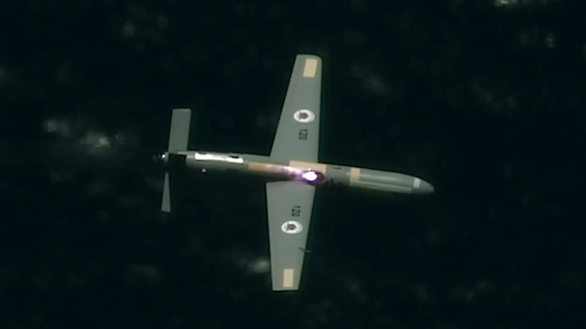 Israel has just shot down a series of drones with a high-intensity laser gun in the air - Photo 2. Israel vừa bắn hạ loạt drone bằng súng laser cường độ cao trên không - Ảnh 2.