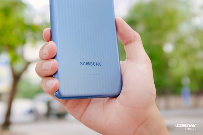Đánh giá Samsung Galaxy M12: Pin trâu, màn hình 90Hz trong tầm giá rẻ - Ảnh 2.