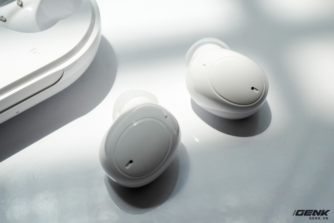 Cận cảnh OPPO Enco Buds: Thiết kế in-ear nhỏ gọn, hỗ trợ Dolby Atmos, thời lượng pin lên đến 24h, giá 790.000 đồng - Ảnh 2.