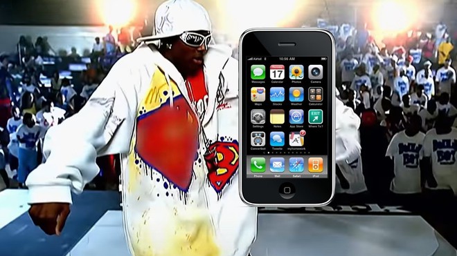Rapper Soulja Boy tuyên bố chính Steve Jobs đã đến phim trường và tặng anh chiếc iPhone đầu tiên - Ảnh 1.