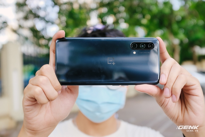 Mở hộp OnePlus Nord CE 5G: Nhiều phụ kiện, thiết kế mỏng nhẹ đơn giản, tích hợp 5G với Snapdragon 750G - Ảnh 15.