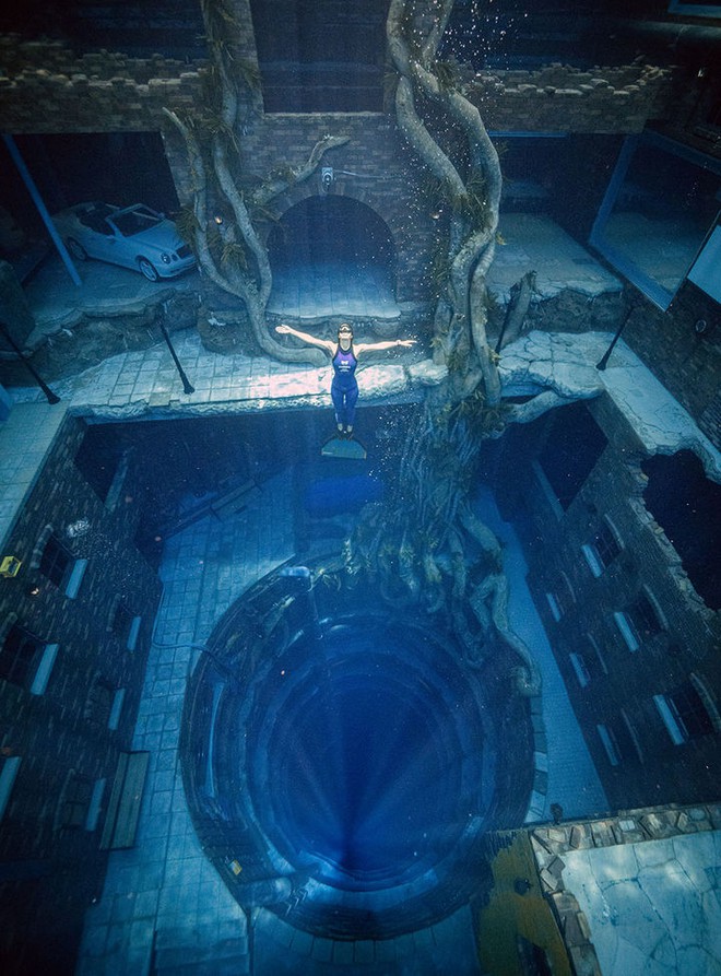Sử dụng 14 triệu lít nước, Dubai đã xây dựng được hồ bơi sâu nhất thế giới và tái hiện lại lục địa Atlantis đã mất - Ảnh 5.