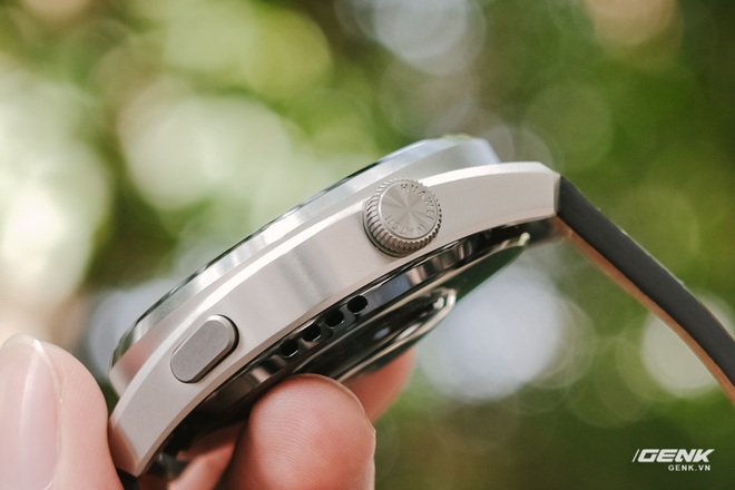 Trên tay Huawei Watch 3 Pro: Thiết kế nam tính chỉ hợp với cổ tay to, hỗ trợ eSIM, có tính năng đo thân nhiệt, pin 5 ngày, giá 13 triệu đồng - Ảnh 7. Trên tay Huawei Watch 3 Pro: Thiết kế nam tính chỉ hợp với cổ tay to, hỗ trợ eSIM, có tính năng đo thân nhiệt, pin 5 ngày, giá 13 triệu đồng - Ảnh 7.