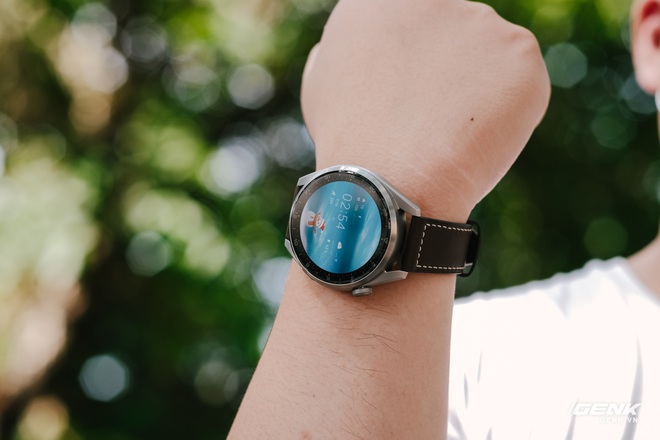 Trên tay Huawei Watch 3 Pro: Thiết kế nam tính chỉ hợp với cổ tay to, hỗ trợ eSIM, có tính năng đo thân nhiệt, pin 5 ngày, giá 13 triệu đồng - Ảnh 5. Trên tay Huawei Watch 3 Pro: Thiết kế nam tính chỉ hợp với cổ tay to, hỗ trợ eSIM, có tính năng đo thân nhiệt, pin 5 ngày, giá 13 triệu đồng - Ảnh 5.