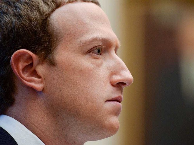 Mark Zuckerberg thừa nhận Facebook không bao giờ hết tin giả - Ảnh 1.