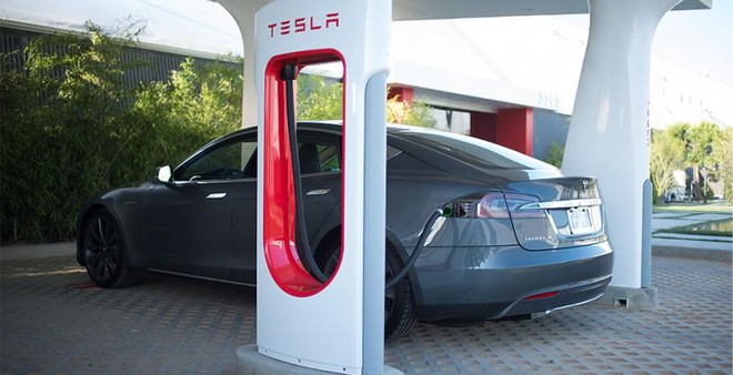 Không có bữa trưa miễn phí, xe điện VinFast sẽ phải trả thêm phí nếu sử dụng trạm sạc của Tesla - Ảnh 2.