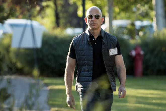 Cựu trợ lý Jeff Bezos kể về ông chủ cũ của mình: Ông ấy như một chú cún con, chạy lăng xăng mãi không thấy mệt - Ảnh 1.