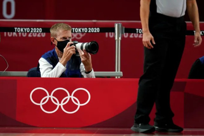 Hậu trường Olympic Tokyo 2020: Máy ảnh mirrorless Sony xuất hiện nhiều hơn, đe dọa soán ngôi máy ảnh DSLR Canon và Nikon trong kỳ Olympic tới - Ảnh 1.