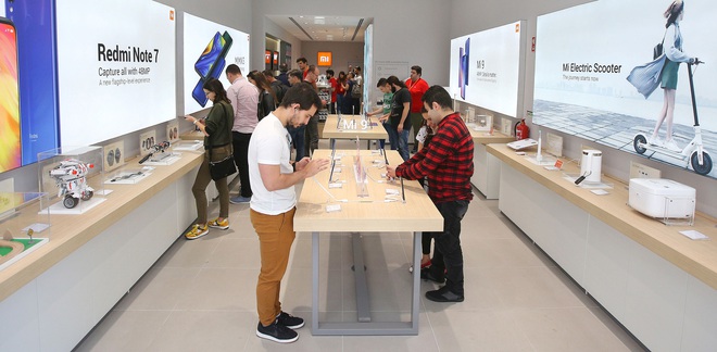 Xiaomi vượt Samsung: Liệu chỉ là một phút huy hoàng hay sẽ dẫn đầu cuộc đua suốt về sau? - Ảnh 10. Xiaomi vượt Samsung: Liệu chỉ là một phút huy hoàng hay sẽ dẫn đầu cuộc đua suốt về sau? - Ảnh 10.