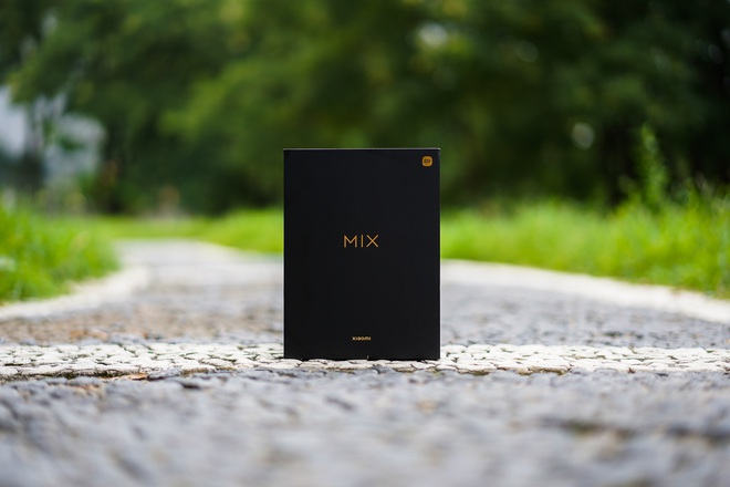 Trên tay Xiaomi Mi MIX 4: Mặt lưng gốm, camera ẩn dưới màn hình, chip Snapdragon 888+, giá chỉ từ 17.5 triệu đồng - Ảnh 1.