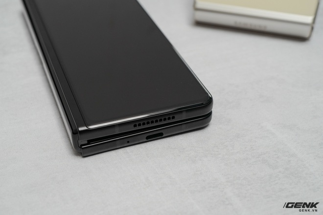 Trên tay Galaxy Z Fold3/Z Flip3 vừa ra mắt: Thiết kế sang trọng tinh tế, camera ẩn dưới màn hình, tích hợp bút S Pen - Ảnh 5.