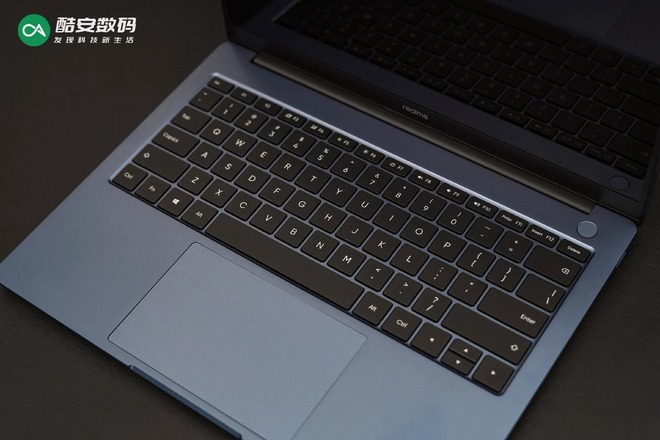 Realme Book lộ ảnh thực tế: Thiết kế giống MacBook Air, ra mắt ngày 18/8 - Ảnh 4.