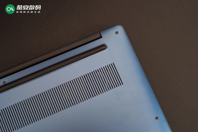 Realme Book lộ ảnh thực tế: Thiết kế giống MacBook Air, ra mắt ngày 18/8 - Ảnh 7.