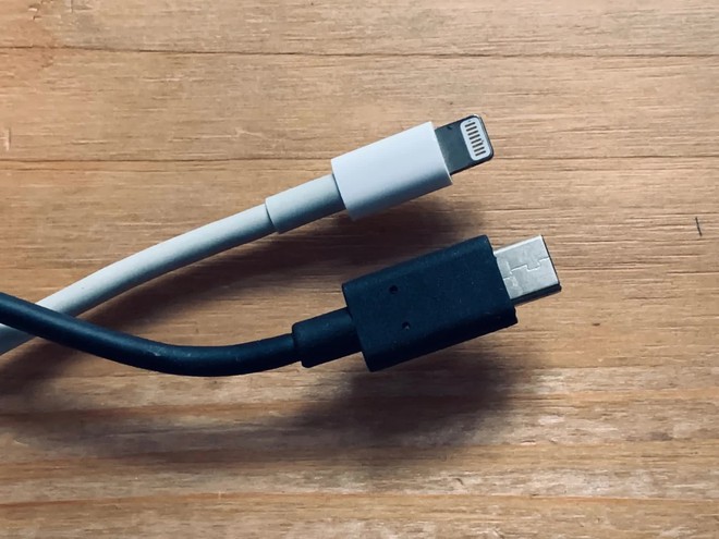 Đã tới lúc Apple nên cho kết nối Lightning về vườn - Ảnh 1.