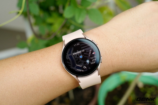 Trên tay và trải nghiệm nhanh Samsung Galaxy Watch 4: Thiết kế trông gọn gàng hơn, màn hình tạo cảm giác tràn viền, đo được chỉ số mỡ và cơ trong người là tính năng cực hay - Ảnh 10.