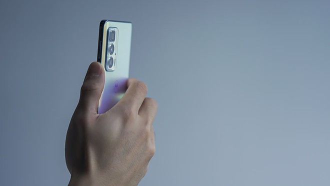 Motorola ra mắt smartphone cạnh tranh với Redmi K40: Giá 8.5 triệu đồng nhưng có màn hình OLED 144Hz, Snapdragon 870, camera tiềm vọng - Ảnh 3.
