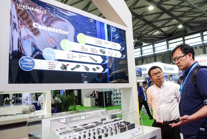 Bất chấp căng thẳng thương mại, Apple vẫn tiếp tục chọn nhiều đối tác Trung Quốc để cung ứng linh kiện cho iPhone - Ảnh 2. Bất chấp căng thẳng thương mại, Apple vẫn tiếp tục chọn nhiều đối tác Trung Quốc để cung ứng linh kiện cho iPhone - Ảnh 2.